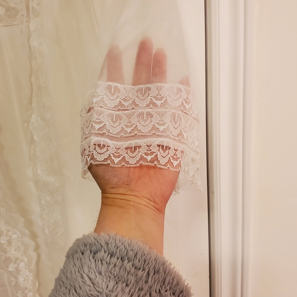 2 Piece Vintage Handmade Bright White Peignoir Set - Picture 6 of 8